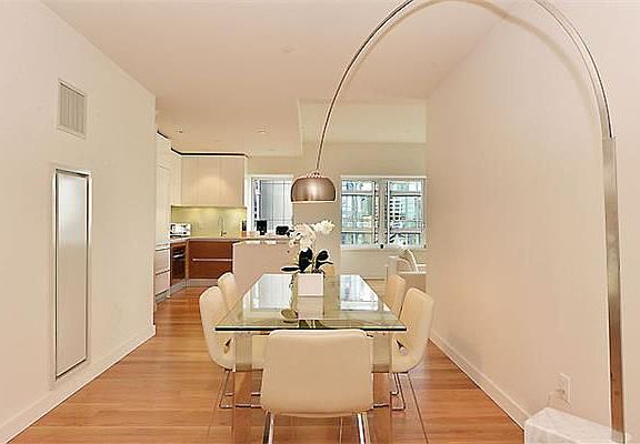4th image of 555 W 59th St APT 21B