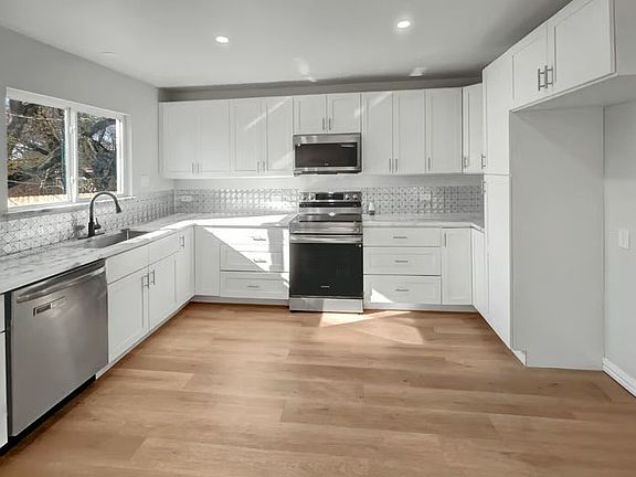 3rd image of 9619 Tamalpais Dr