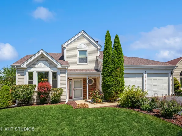 82 Washington Ave, Streamwood, IL 60107