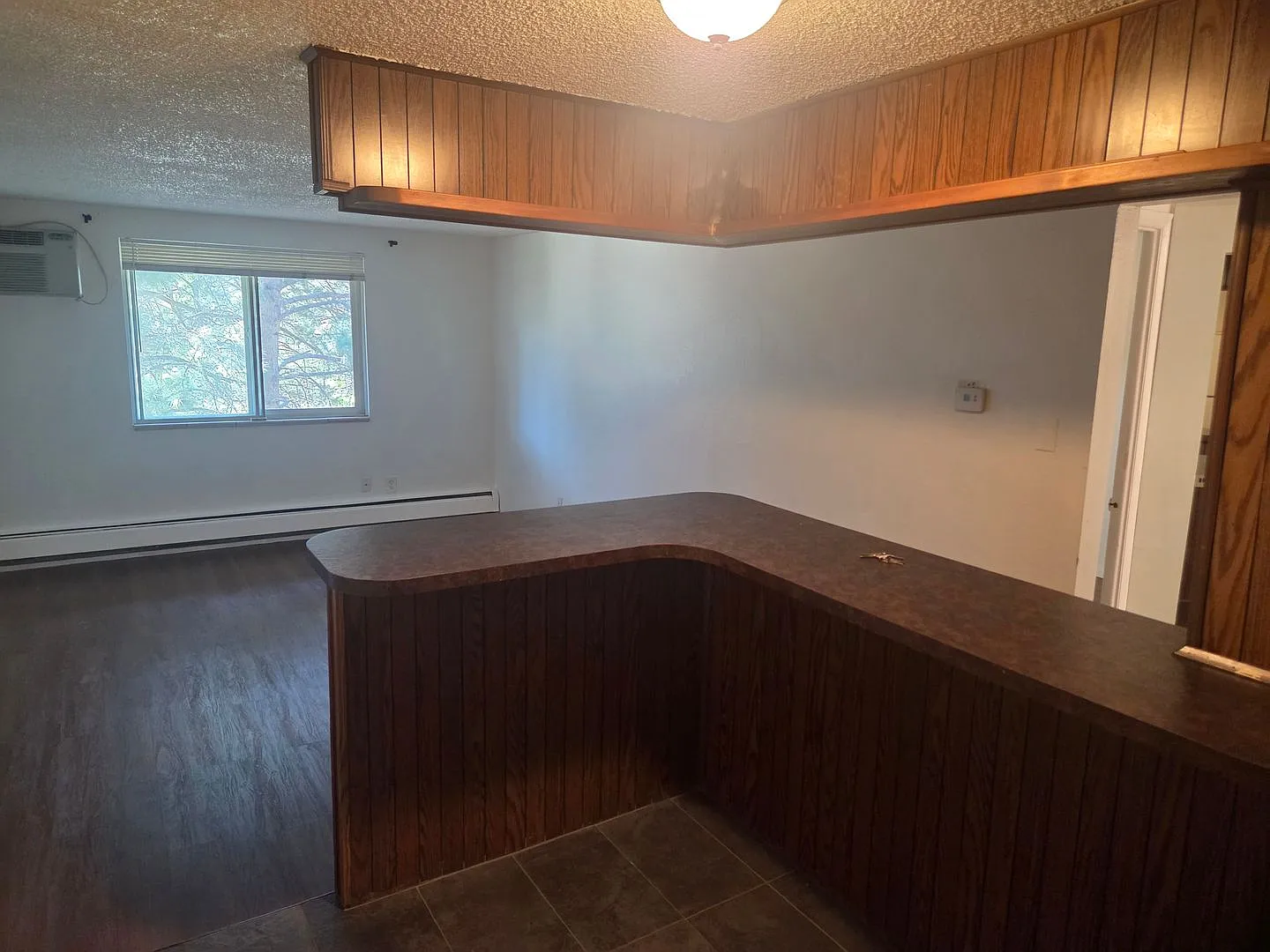 1 Bed / 1 Bath Condo in Prime Denver Location Pool + On-Site Laundry — Photo 4