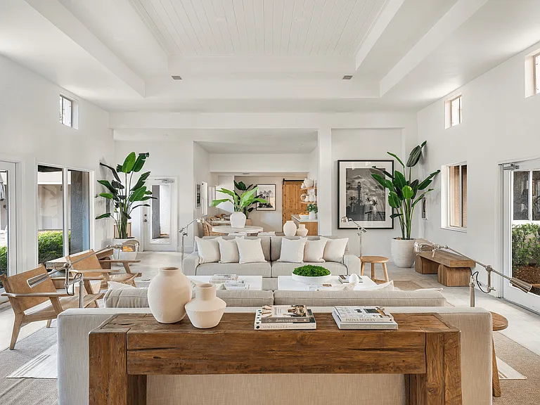 Coconut Palm Club Apartments — Photo 19
