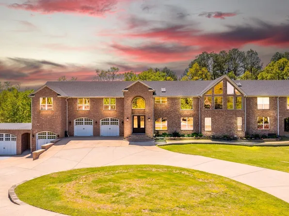 10803 McCabe Ln, North Little Rock, AR 72113