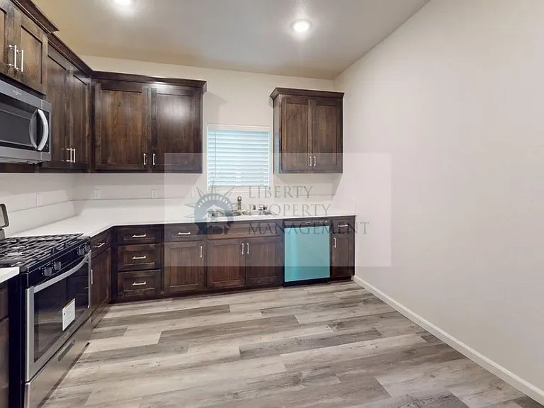 636 Granada Ct — Photo 5