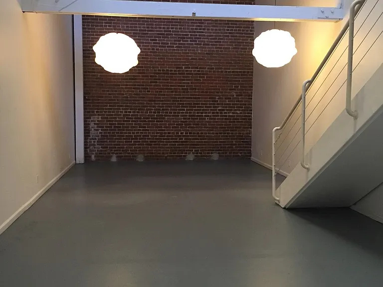 Daisy Studios/Lofts — Photo 19