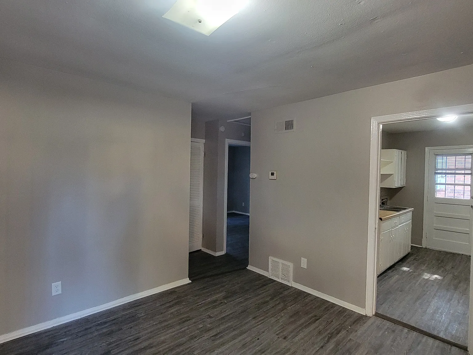 Beautiful Duplex Home — Photo 4