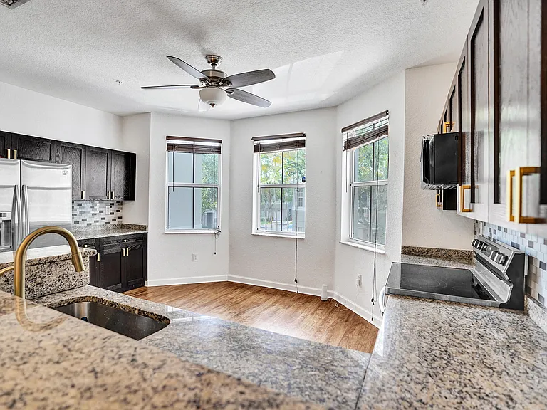 3911 Shoma Dr — Photo 13