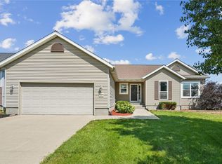 2114 Radcliffe Dr SW, Cedar Rapids, IA 52404
