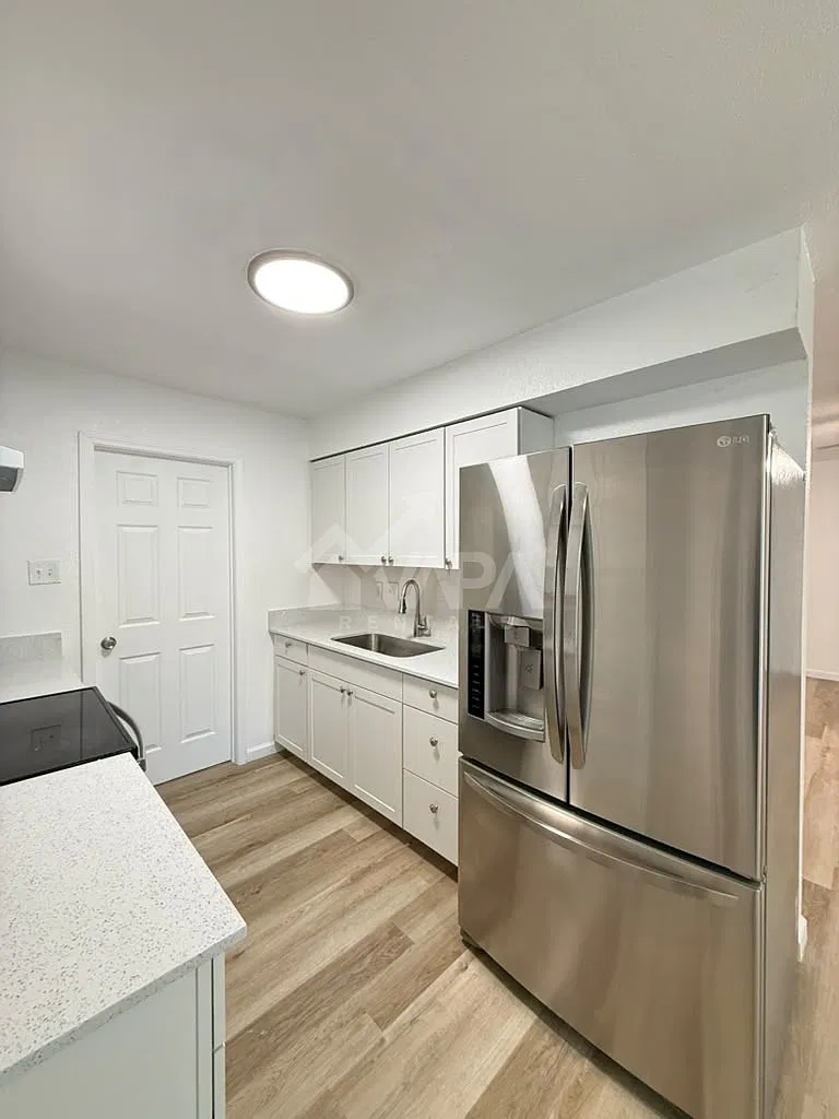 3 bed, 1279 sqft, $2,000 — Photo 4