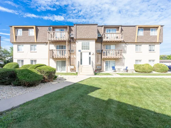 2351 Bicentennial Ave APT 9, Crest Hill, IL 60403