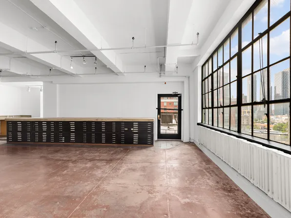 361 West 36th Street 6THFLOOR image 2 of 11