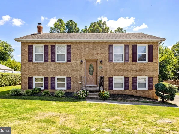 105 Glenoak Ct, Stephens City, VA 22655