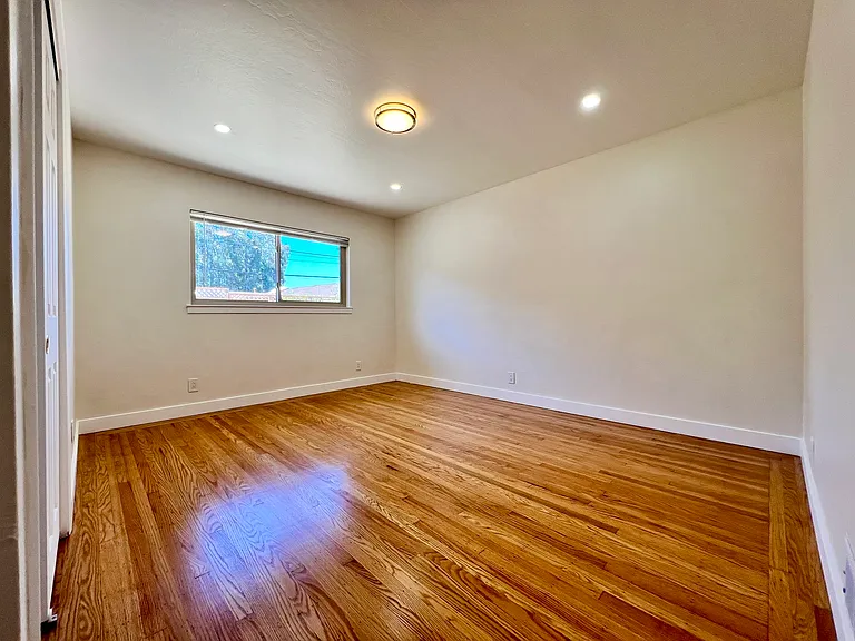 2490 Lexington Way — Photo 12