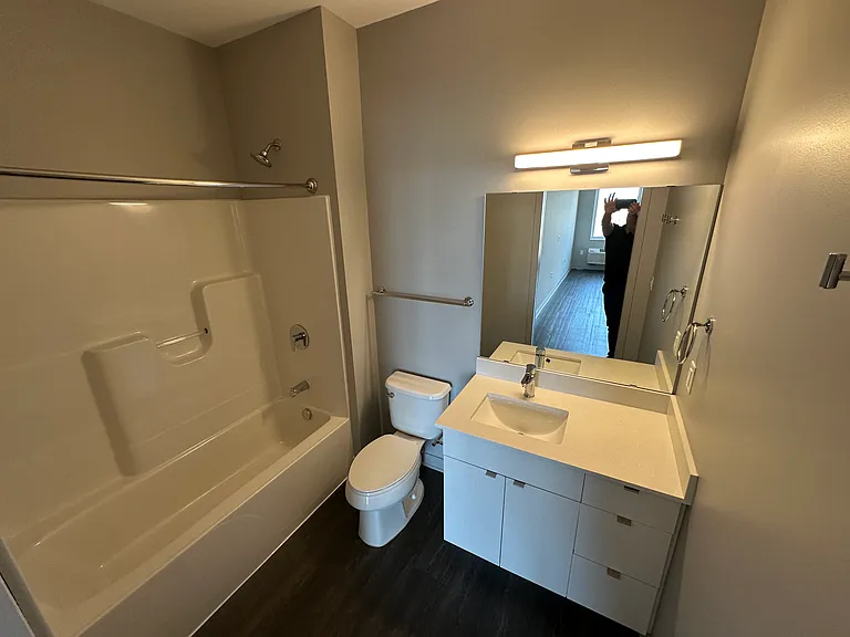 Luna Apartments — Photo 38