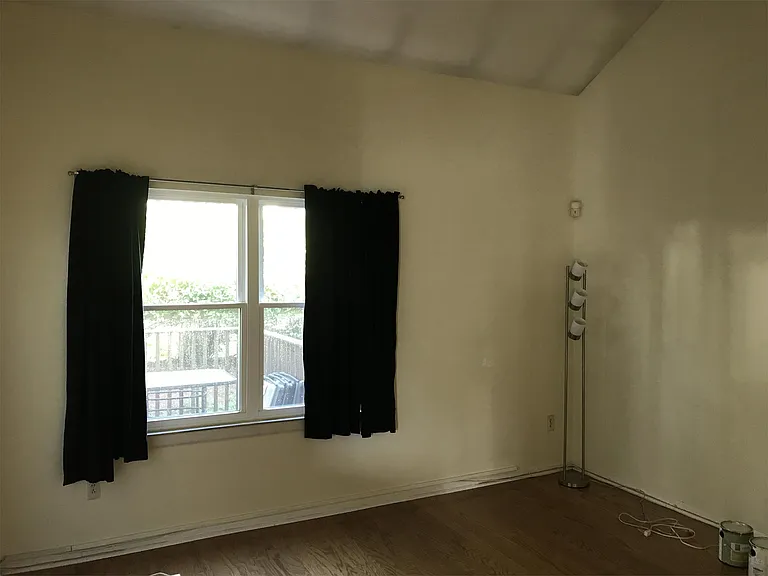 101 Renaissance Ln — Photo 11