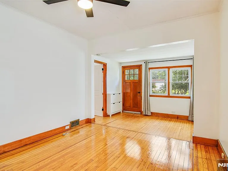 28 Cedar Grove Rd — Photo 3