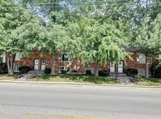 1 Cumnor Rd APT 3, Westmont, IL 60559