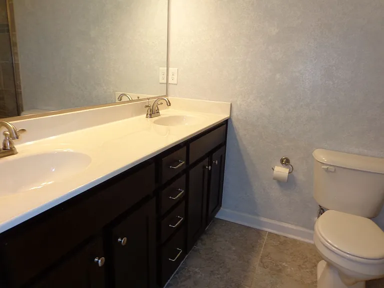 1209 Gunn Hall Dr — Photo 15