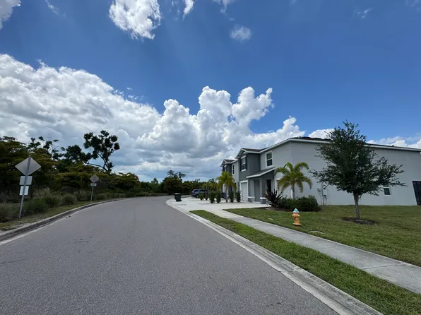 8809 Milestone Dr, Sarasota, FL 34238