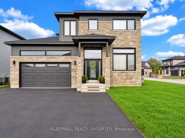 447 Annette St #B, Ottawa, ON K0A 2W0