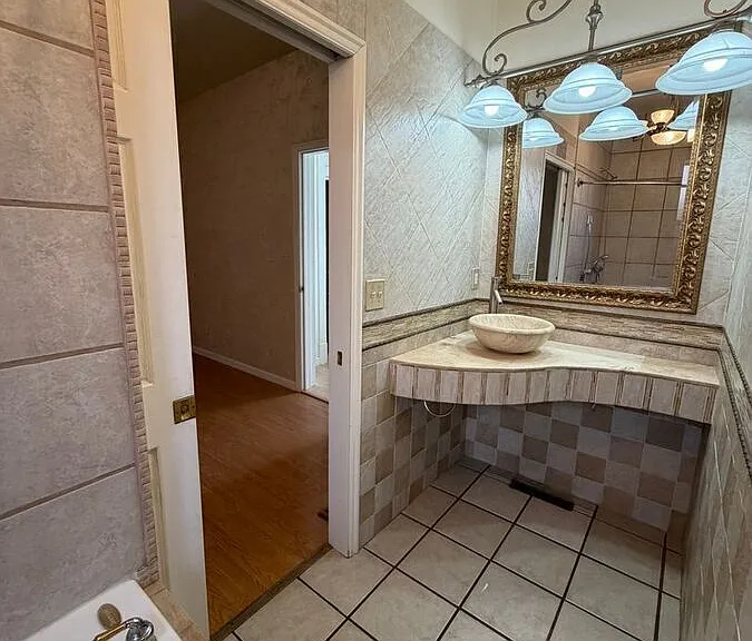 625 E Wilmington Ave — Photo 20