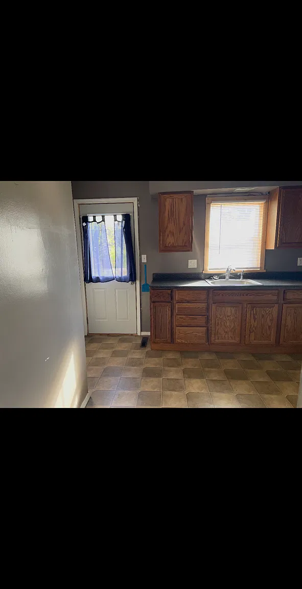 2 bed, 600 sqft, $700 — Photo 3