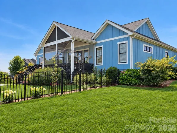173 Pisgah Ridge Trl, Mills River, NC 28759