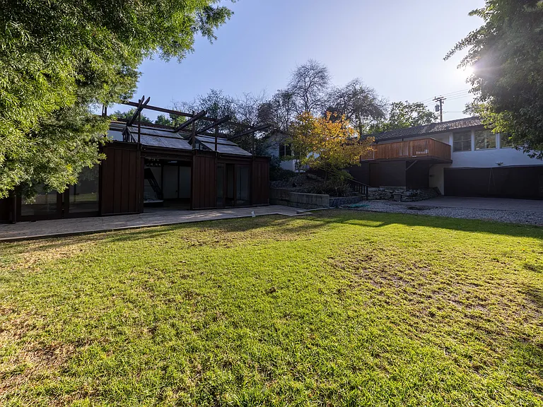1240 Garfield Ave — Photo 3