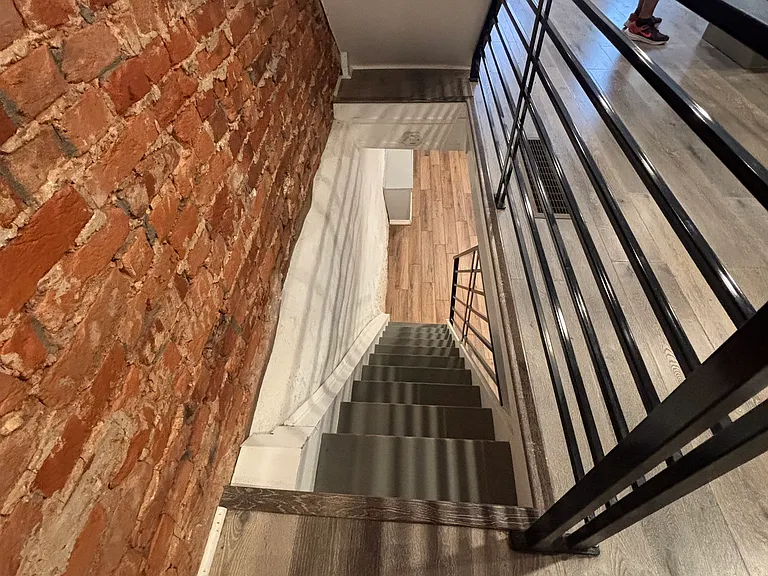 1717 Fontain St — Photo 10