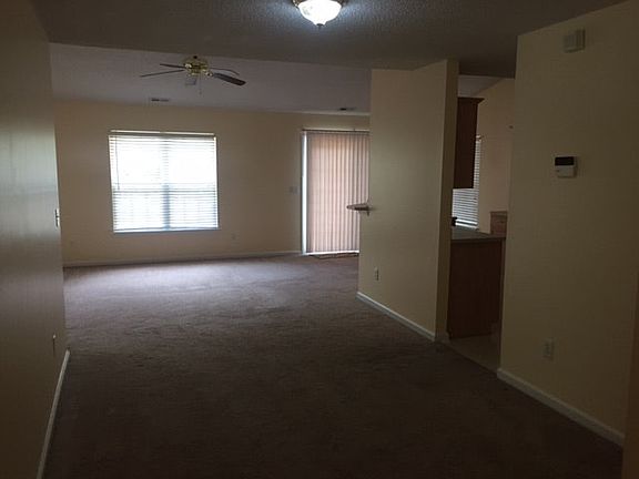 4th image of 102 SE 5th St