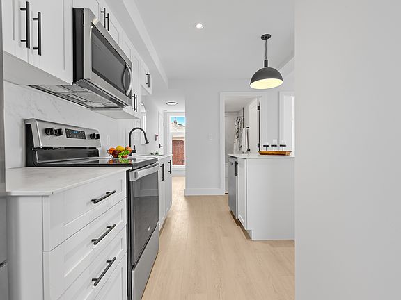 5th image of 263 Currell Ave #5