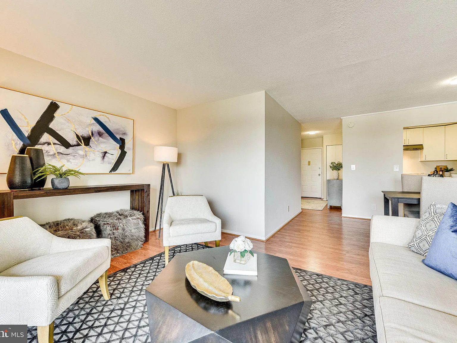 1 bed, 1.0 bath, 902 sqft, $2,500 — Photo 4
