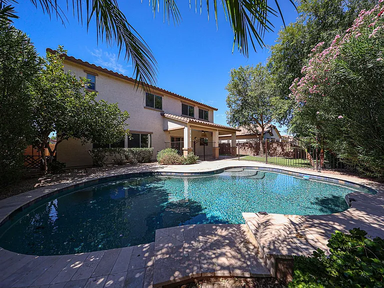 2744 E Donato Dr — Photo 40
