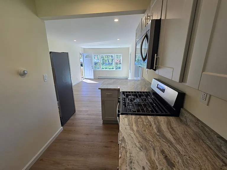 14 Felter St #A — Photo 7