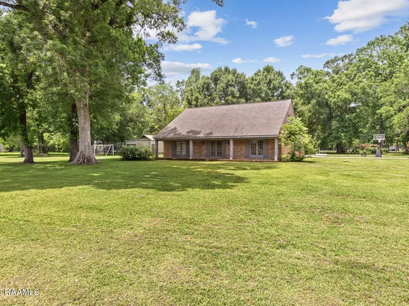 300 Wildlife Dr, Lafayette, LA 70507