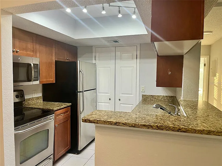 10200 Gandy Blvd N #1229 — Photo 2