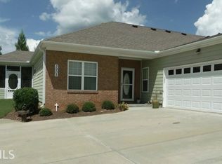 3902 Commonwealth Cir, Newnan, GA 30263