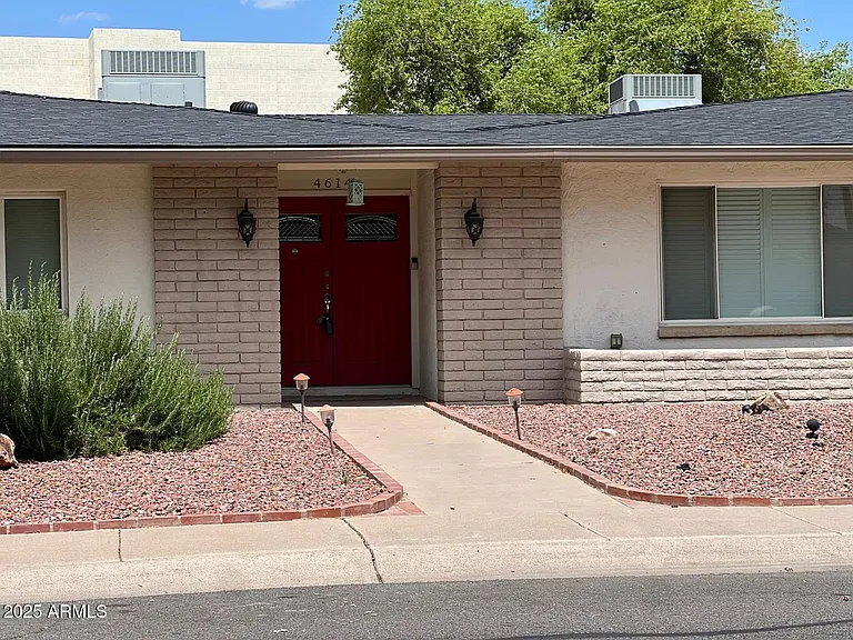 4614 S Kachina Dr — Photo 2