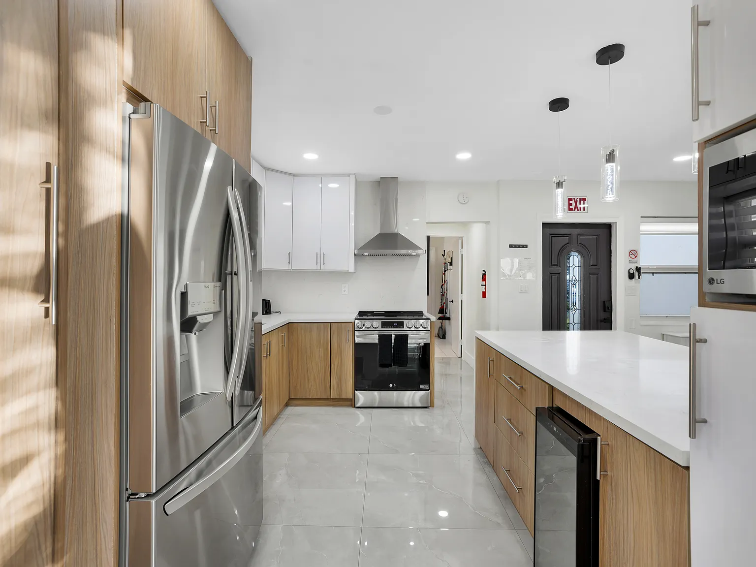 3 bed, 1416 sqft, $5,000 — Photo 3