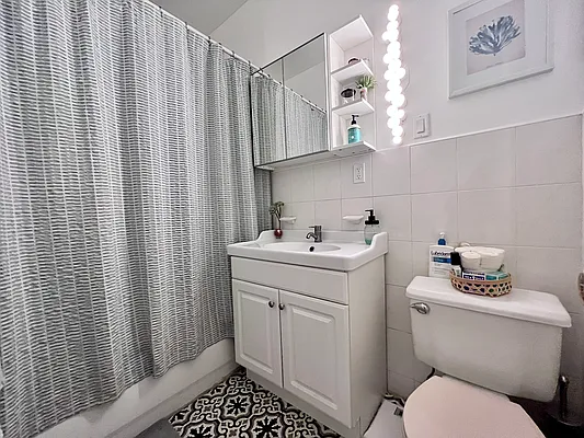 Rented by Compass | media 19