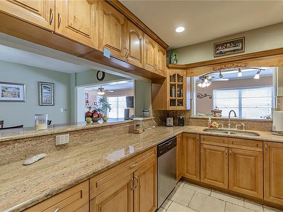 5th image of 15405 Woodcastle Pl