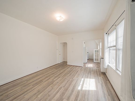 3rd image of 544 37th St APT 202