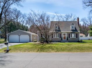 47 Barclay St, Longmeadow, MA 01106
