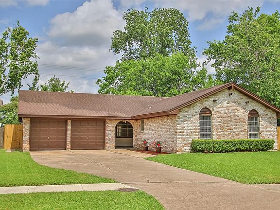 2nd image of 16346 Hollow Wood Dr