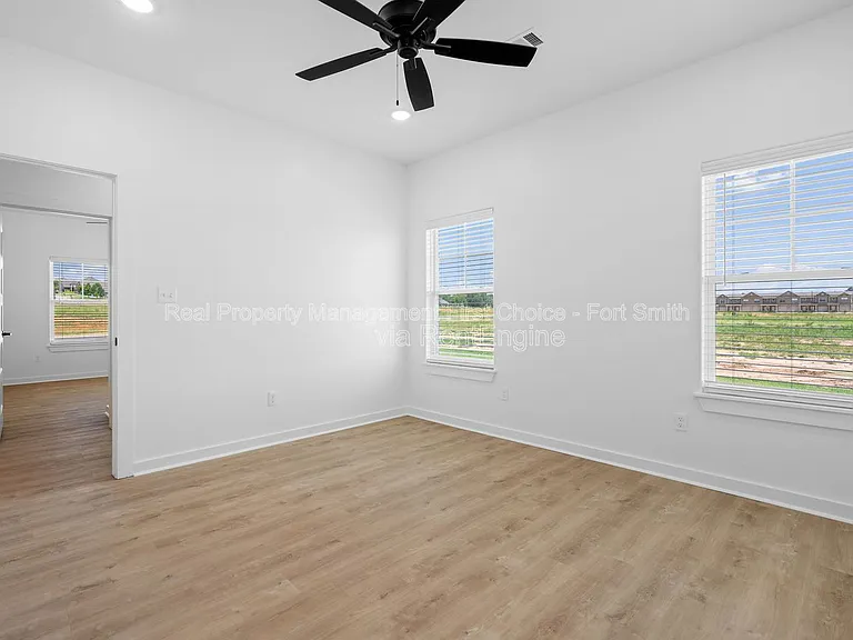 8725 Cantera Dr #B — Photo 17