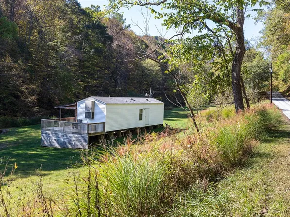 476 Hewitt Run Rd, Wind Ridge, PA 15380