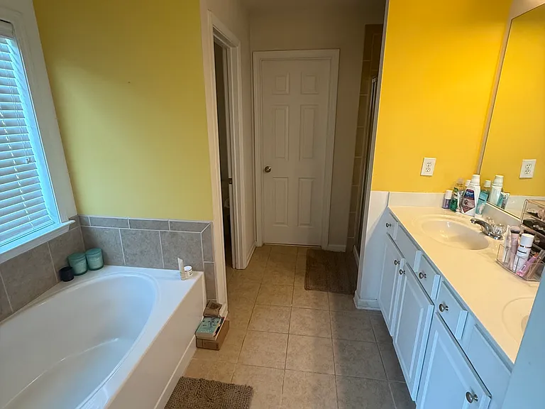 612 Friars Head Ct — Photo 14
