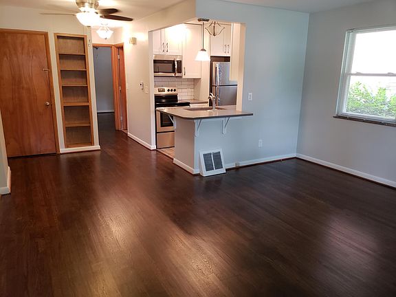 2nd image of 726 Village Dr