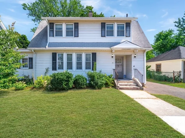 51 Itendale St, Springfield, MA 01108