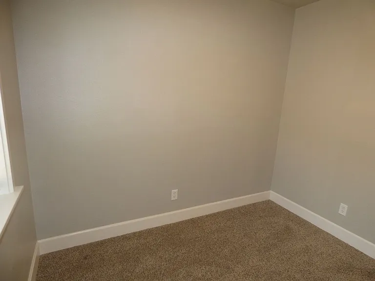 3576-3578 Fisher Ct NE — Photo 22