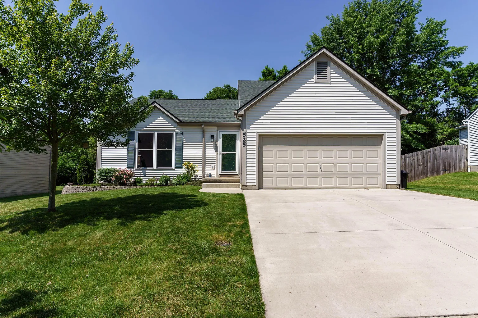 525 Thistle Dr photo 1